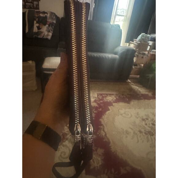 Coach Double Zip Burgundy Pebbled Leather Wristlet Women’s EUC - Picture 7 of 11